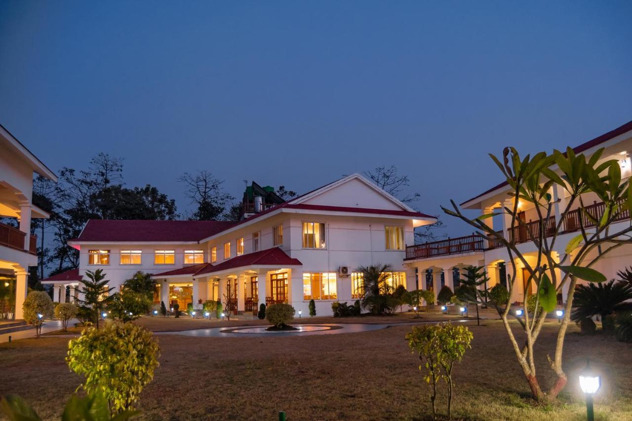 Hotel Earth Light Sauraha Chitwan Luaran gambar
