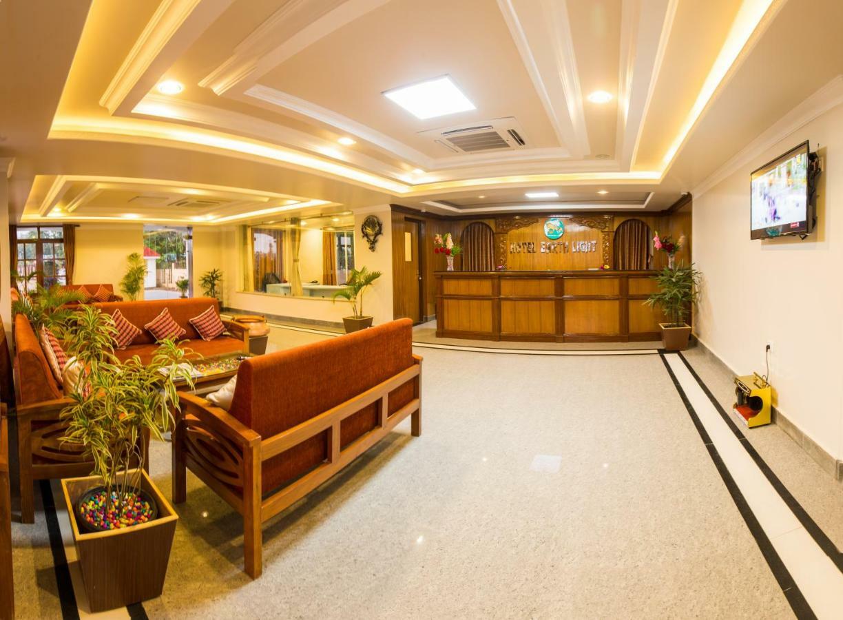 Hotel Earth Light Sauraha Chitwan Luaran gambar