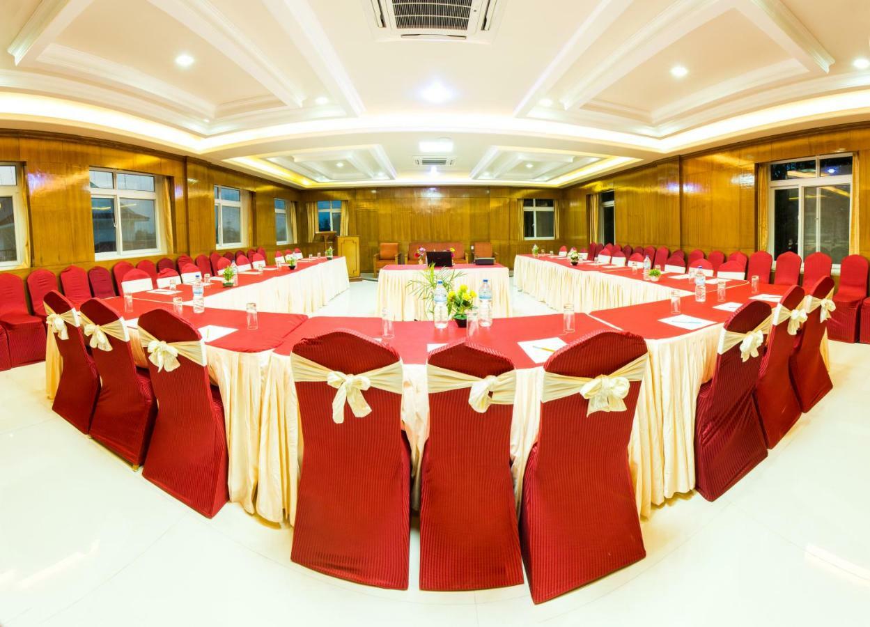 Hotel Earth Light Sauraha Chitwan Luaran gambar